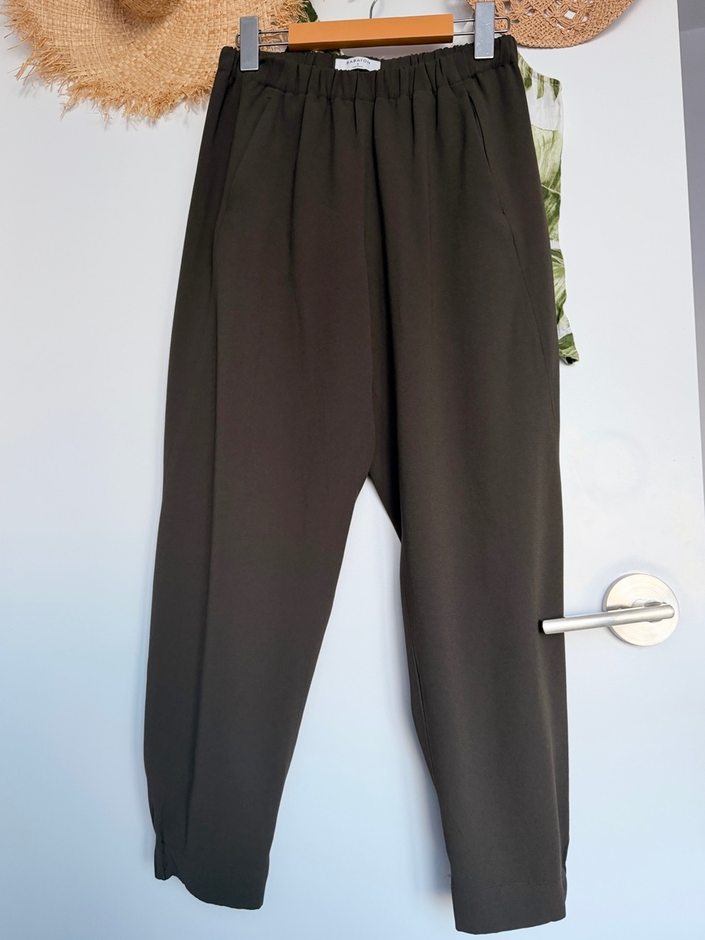 Aritzia Babaton Green Elastic-Waist Jogger Pants
